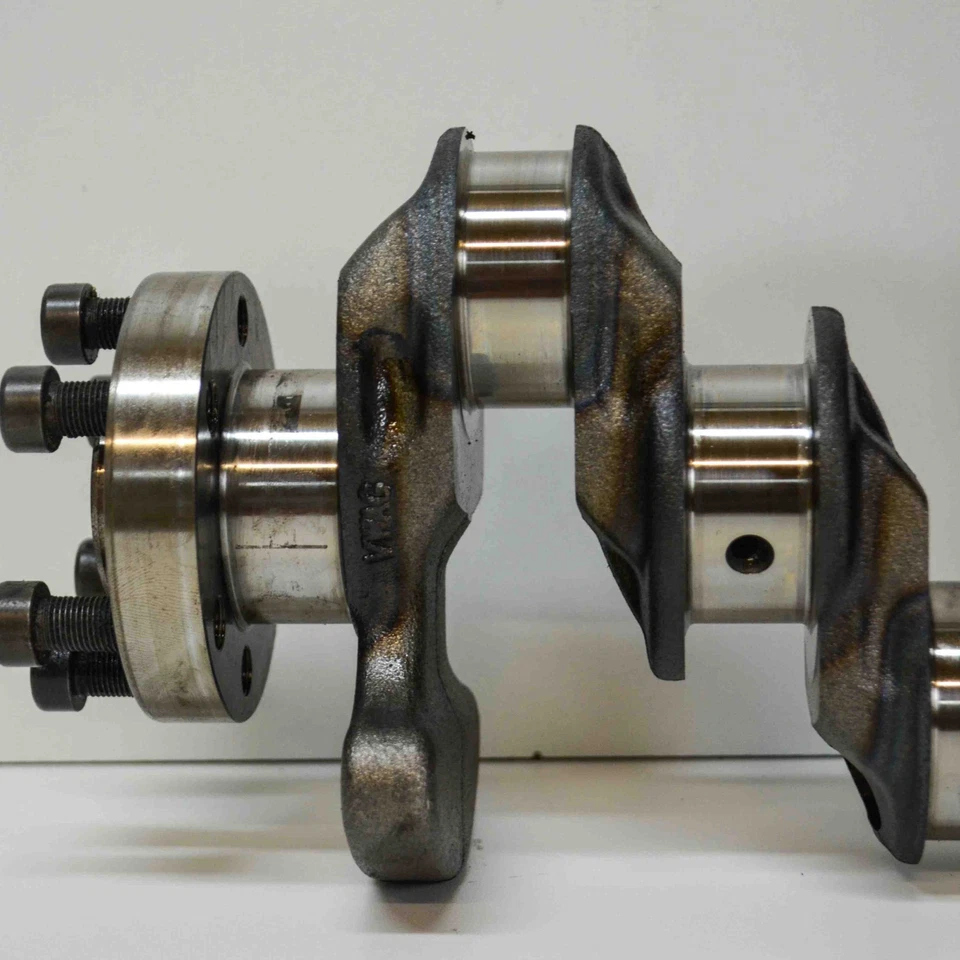 VW Tiguan AD1 Crankshaft 04EAJ 1.4 Petrol 92kw 2018 13655123 - Image 2 of 4