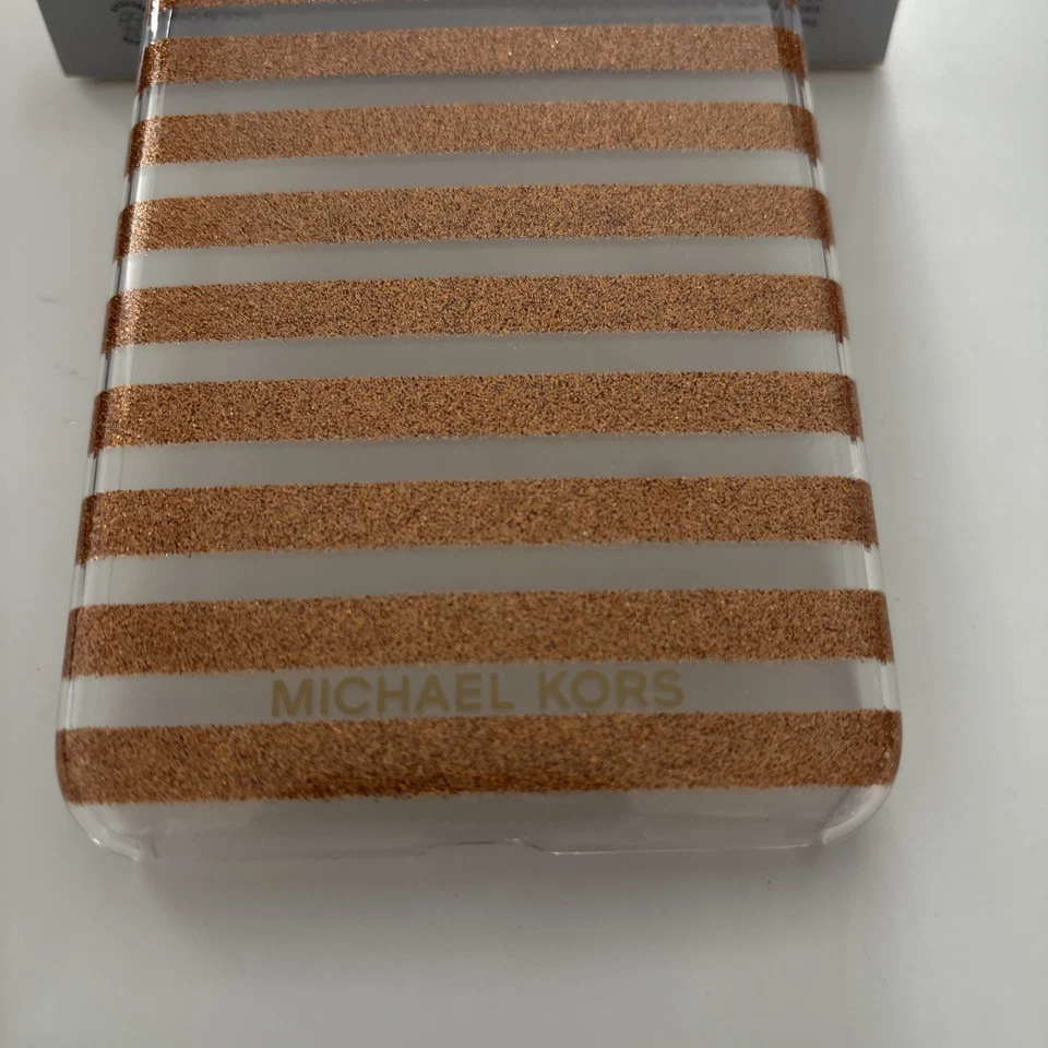 Michael Kors iPhone 7/8 Plus Estuche Rígido Dorado Brillante Sin Caja   Foto 2 de 3