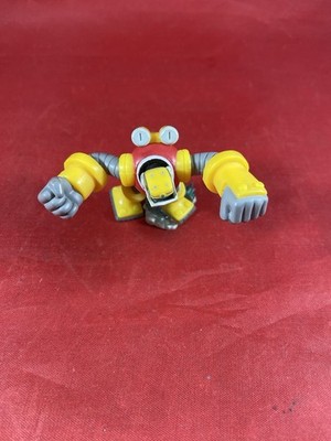 2004 Sega Genesis Virus Attack Mega Man Gutsman 2  Figure 