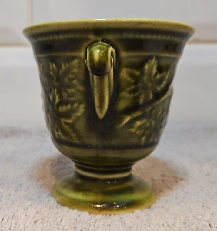 Vintage Holkham Pottery Posy Vase Urn cup green Grape Design 3"/7.5cm