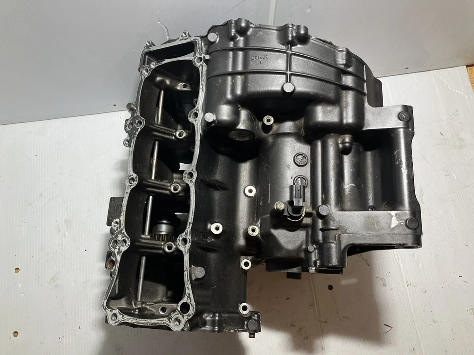 2008 Honda Cbr1000rr Crankcase (See Pics)  (OEM) - Image 4 of 4