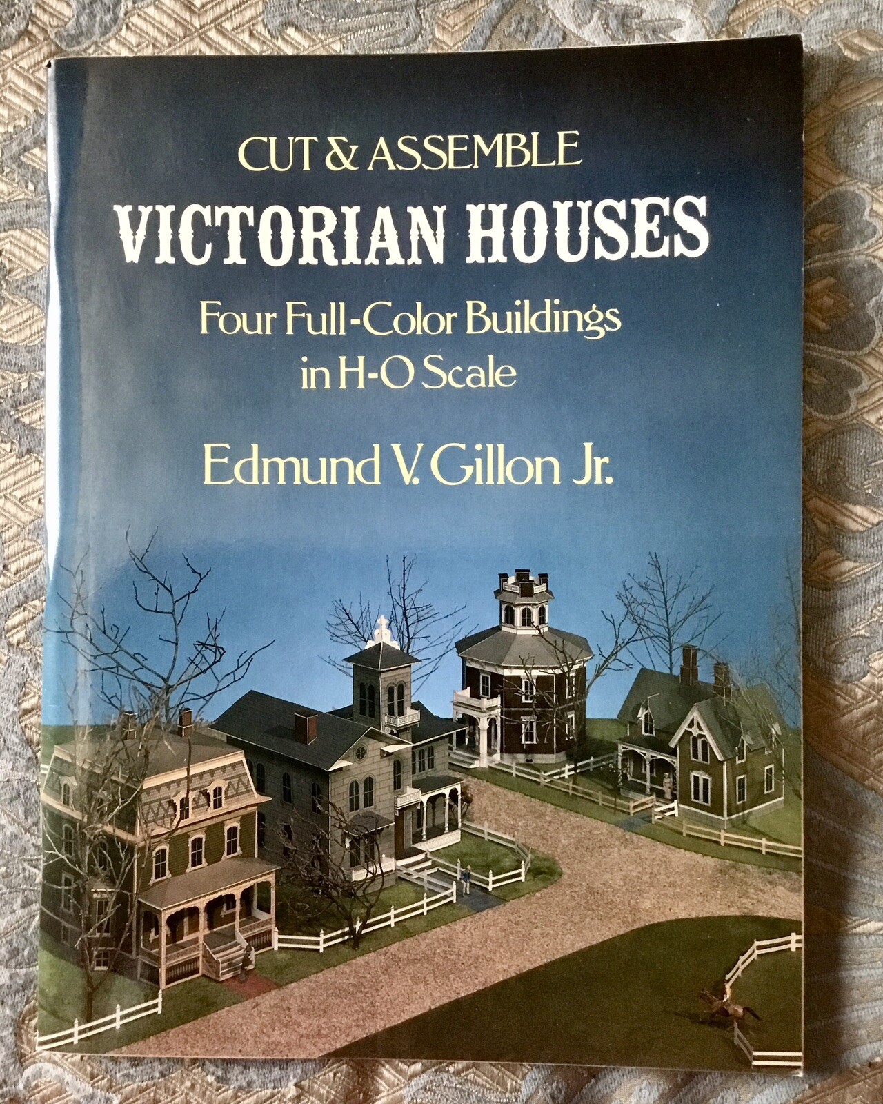 Cut & Assemble VICTORIAN HOUSES Edmund Gillon 4 Authentic Bldgs HO Scale - MINT