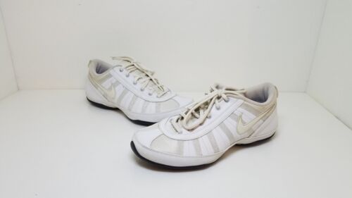 Ladies Womens Girls Nike Non Marking Gym Trainers Shoes 316095-110 Size 8 EUC