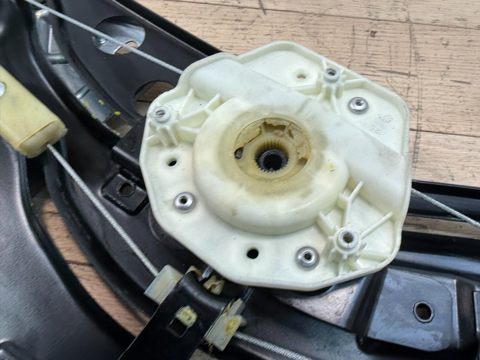 2013 BENTLEY CONTINENTAL GT OEM REAR LEFT WINDOW REGULATOR 3W8839397C