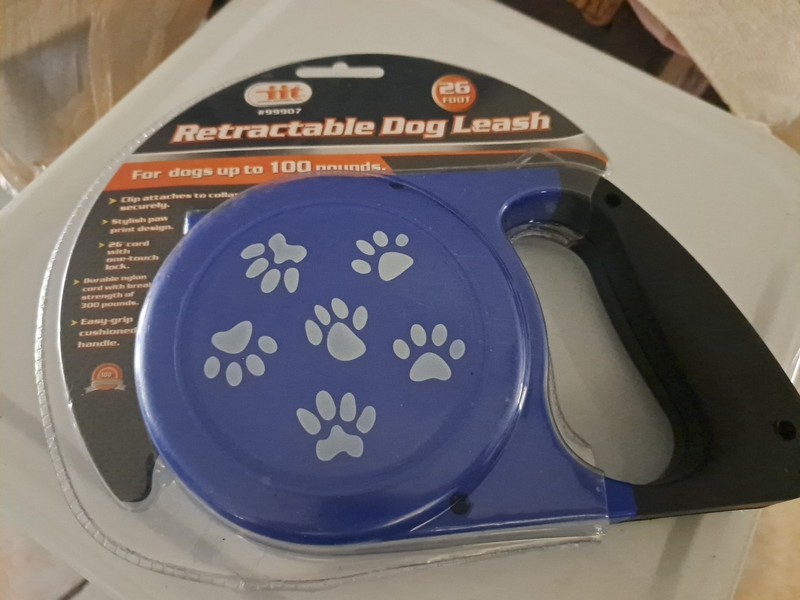 Pet Dog Retractable Leash 26ft.For Dogs Up To 100lbs.Blue. NEW