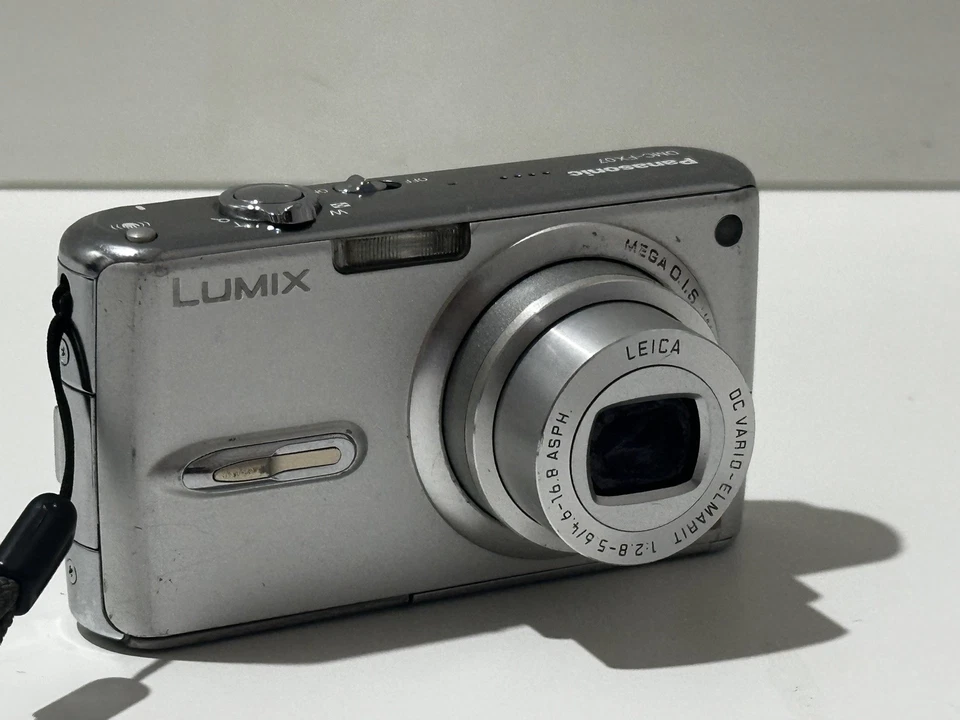 Panasonic Digital Camera Lumix DMC-FX07 7.2MP Silver Tested - Image 3 of 4