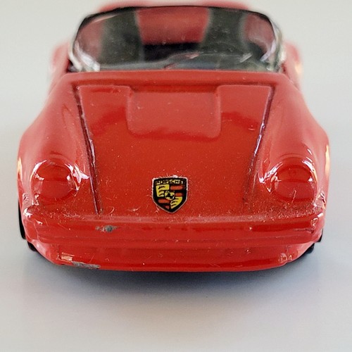 Maisto Porsche 911 Red Speedster 1:64 - Picture 6 of 17