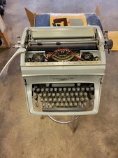 Vintage Underwood Touch-Master 5 Manual Typewriter thumbnail