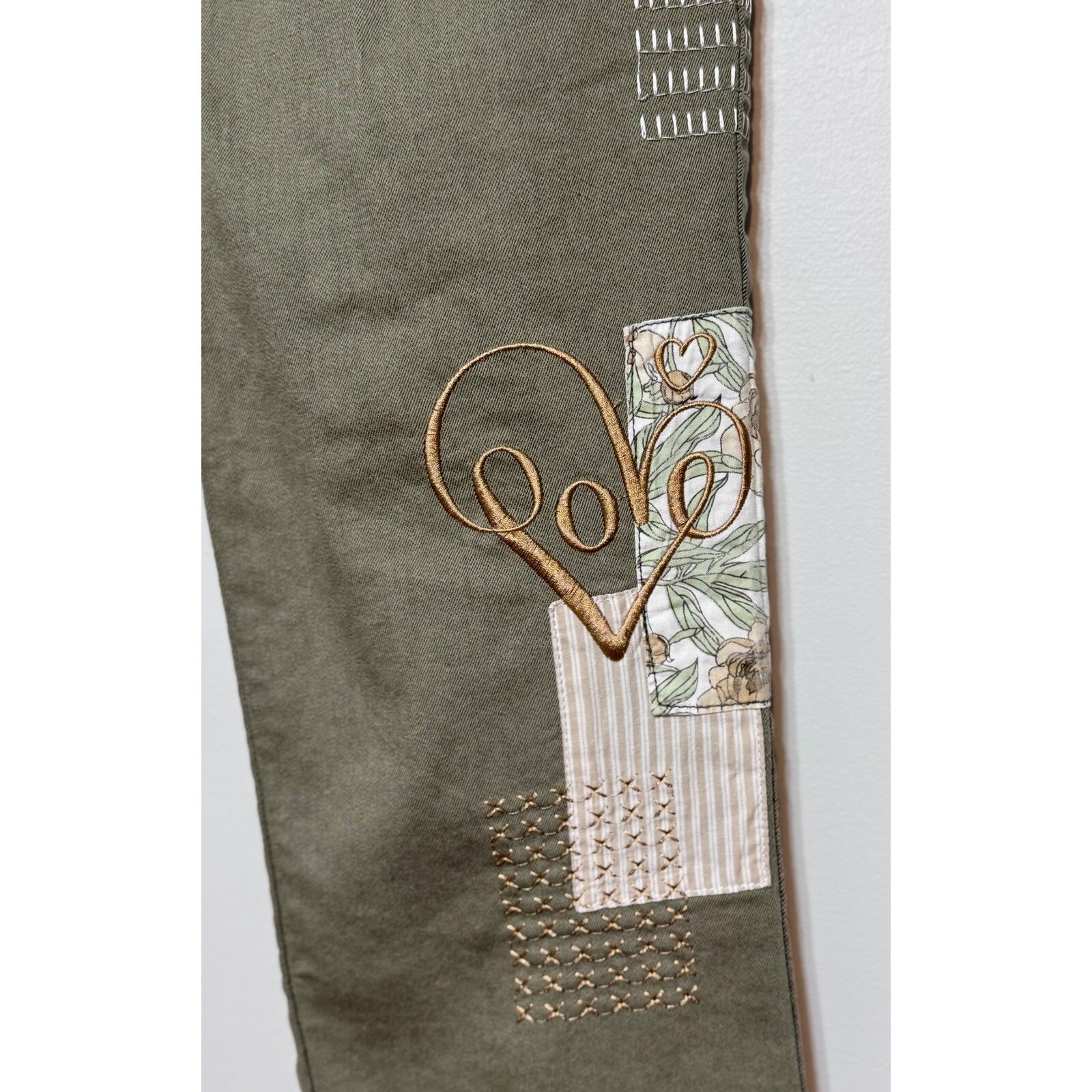 Boho Chic Olive Capri Patchwork Pants Size 10P Co… - image 3