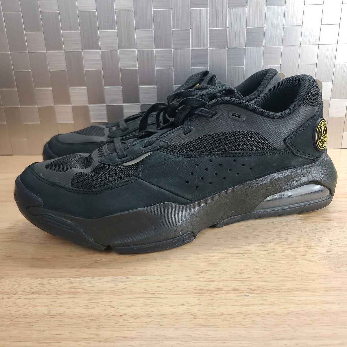 Size 11 - Paris Saint-Germain x Air Jordan Jordan Air 200E 