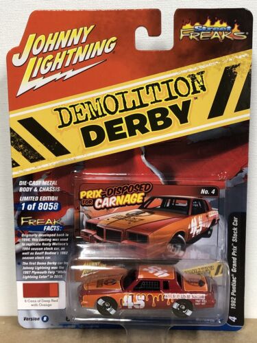 Johnny Lightning Demolition Derby - 1982 Pontiac Grand Prix Stock Car in Red - Picture 1 of 2