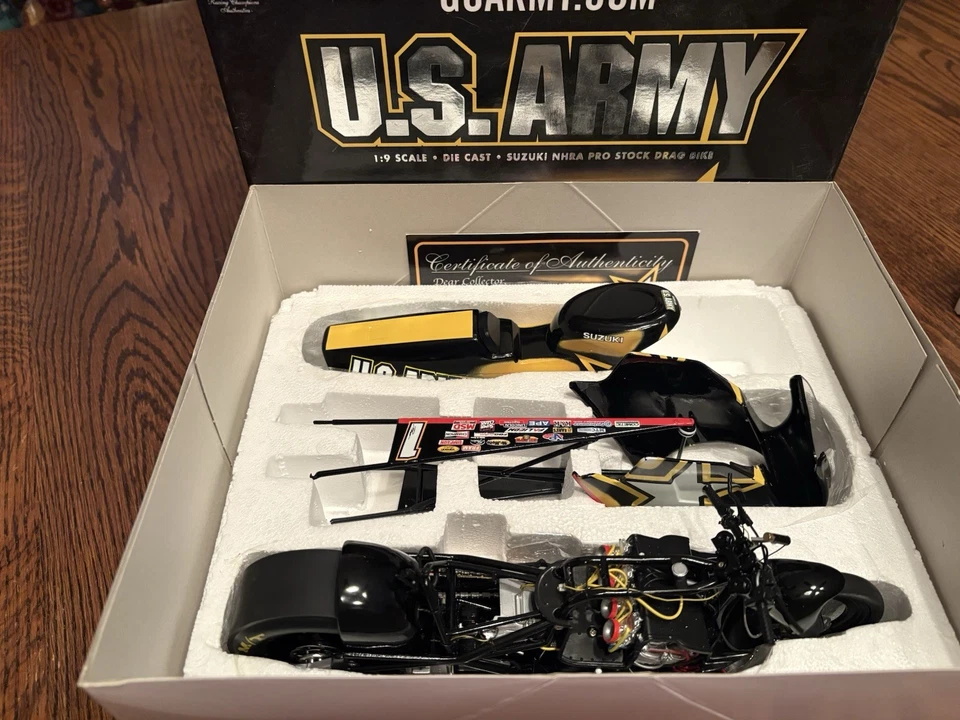 2003 RC #1 ANGELLE SAVIOE 美国军队 1: 9 NHRA PRO 库存压铸铃木拖车 — 第 3/4 张图片