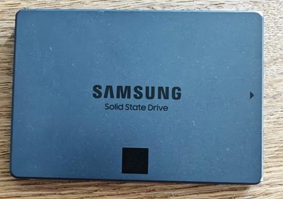 Samsung 870 QVO SATA III 2,5 Zoll SSD, 4 TB, 560 MB/s Lesen, 530 MB/s Schreiben