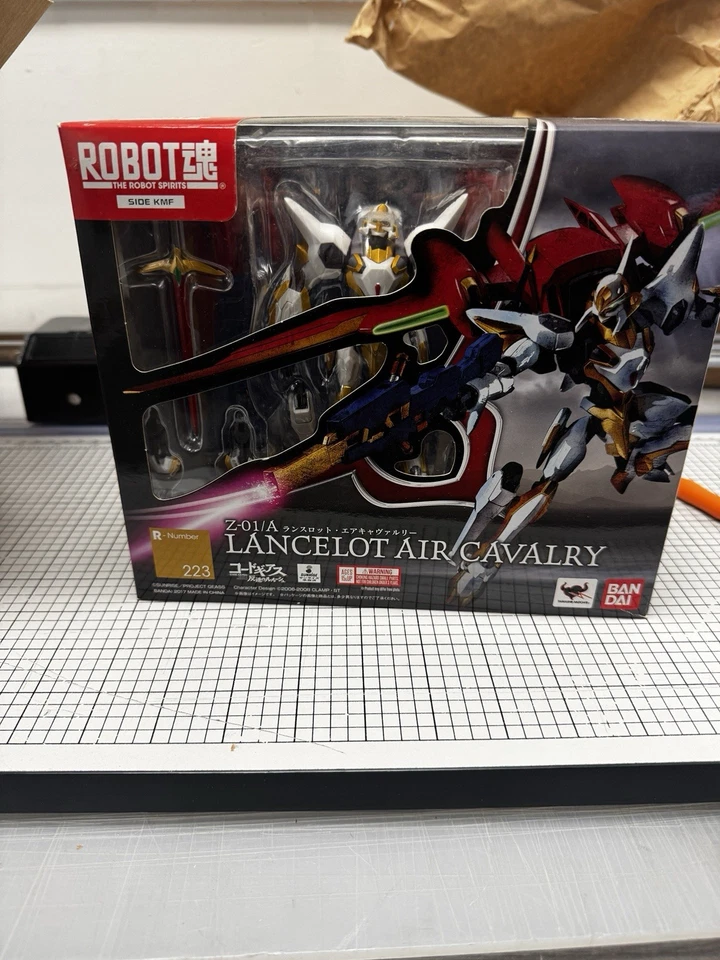 Figura de acción BANDAI ROBOT SPIRITS SIDE KMF Code Geass GUREN TYPE-02 REPARACIÓN Foto 2 de 4