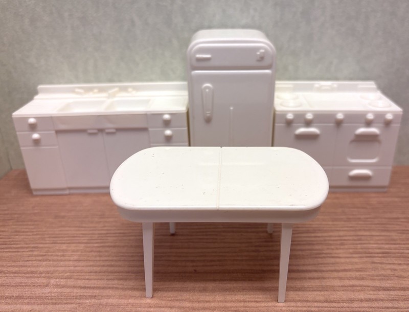 Marx KITCHEN SINK, STOVE, TABLE, FRIG Vintage Dollhouse Furniture Plastic 1:16
