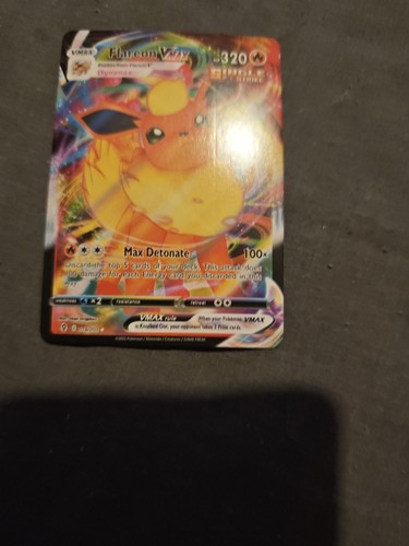 flareon v max 018/203 pokemon card