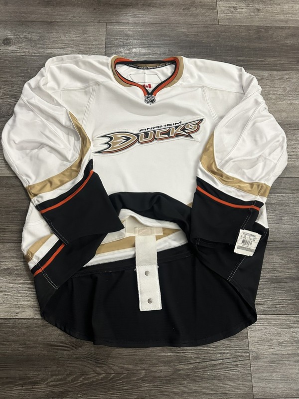 Men’s Anaheim Ducks Road White Jersey Authentic W/Fight Strap Made In Canada 56