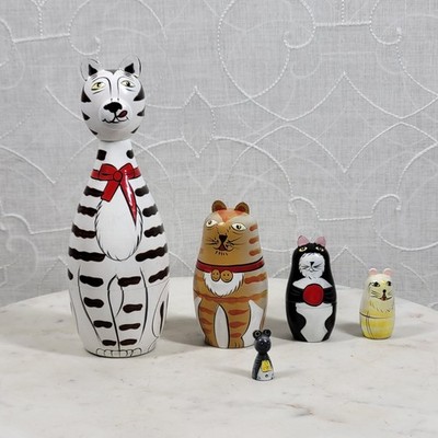 Bits and Pieces Cat Nesting Dolls Matryoshka Wooden Russian 5 Pc Hand Painted
