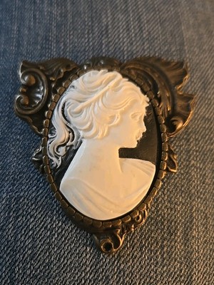 Vintage 1930s Cameo Brooch Lady Woman Victorian Design Black White