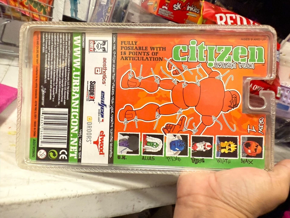 Rare Citizen Urban Icon Crew 1 Max and B.k esdjco Clothing Figurine - Image 4 of 4