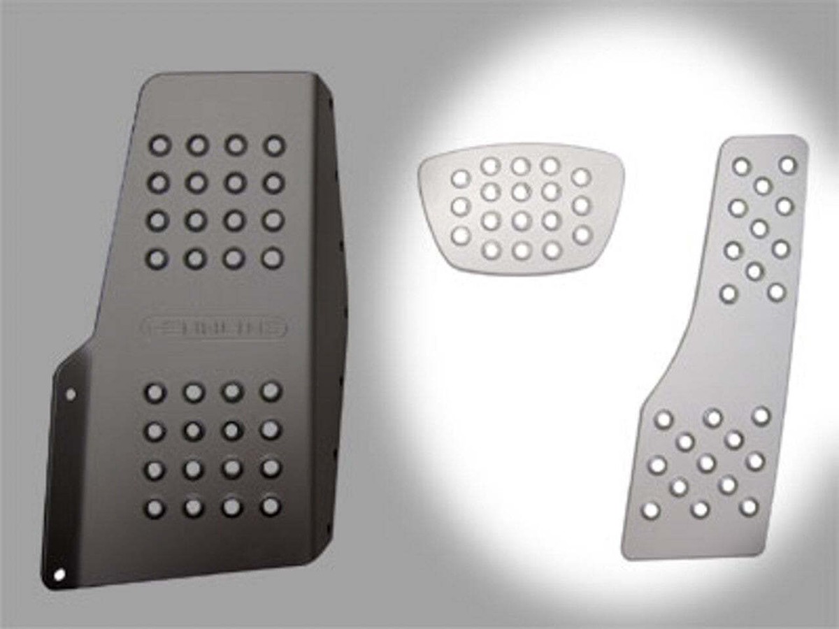 Rennline Pedal Set 2 piece Perforated TIP Black Fits 911/912/930 