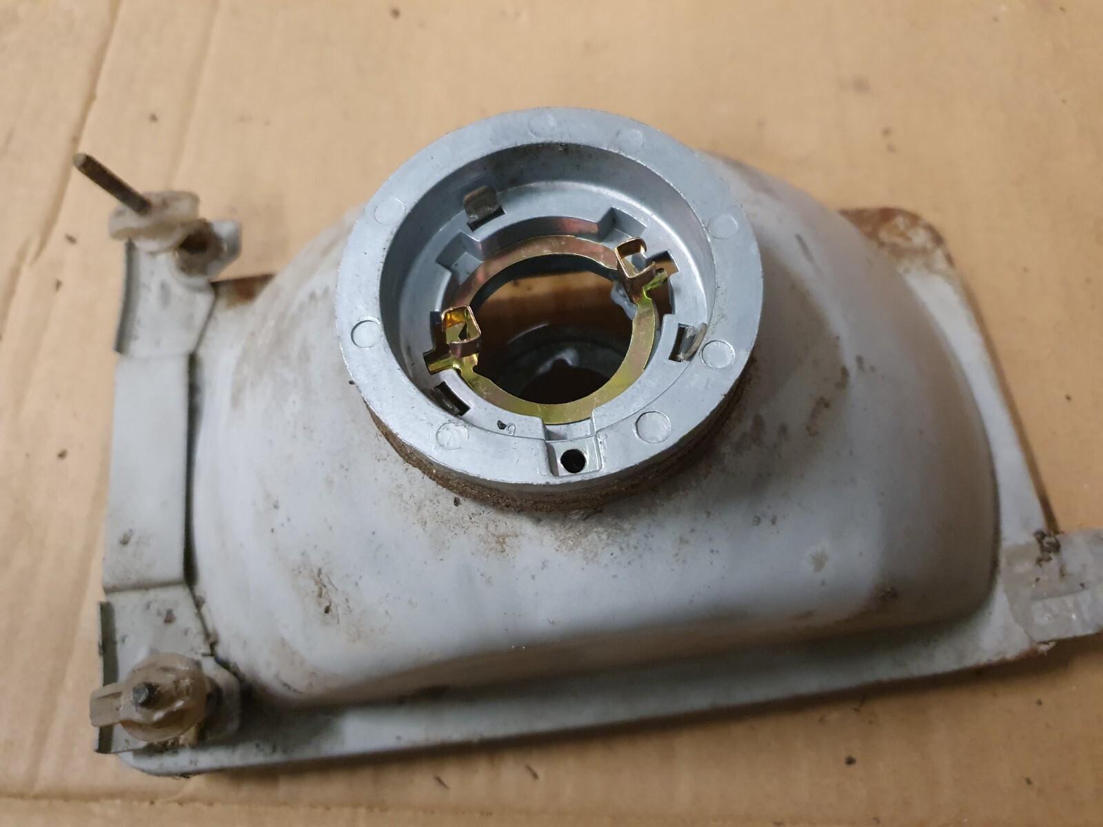 VW JETTA MK1 1979-1984 FRONT RIGHT SIDE HEADLIGHT HEAD LAMP LENS 