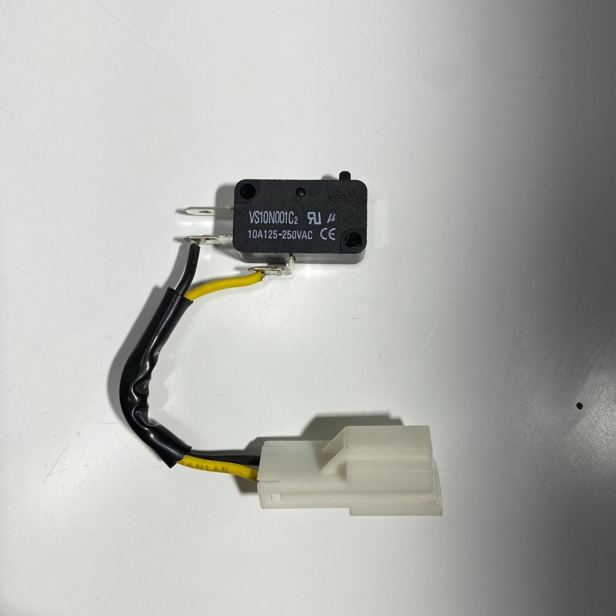 Accelerator Pedal Switch for ISUZU NPR NQR 8970693281 Accelerator Pedal Switch for ISUZU NPR NQR 8970693281