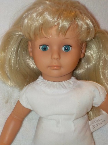 12" Vinyl/Cloth Doll Claudia By Zapf Creations - Picture 7 of 8