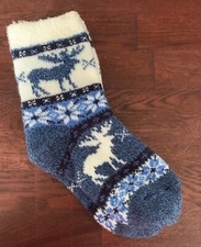 NWOT Magellan blue /white w Moose fuzzy crew socks, youth shoe size 10-4.5