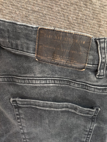 Zara Herren 27x29 Schwarz Jeans Distressed Grunge Denim Nieten Rap Street Wear Hip Hop - Bild 17 von 17