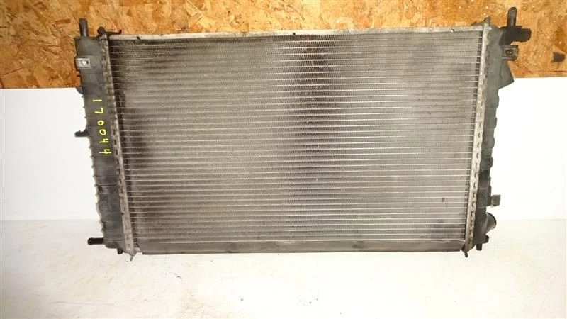 Radiator 3.0L Automatic Transmission Fits 01-05 SATURN L SERIES 628771 - Image 2 of 4