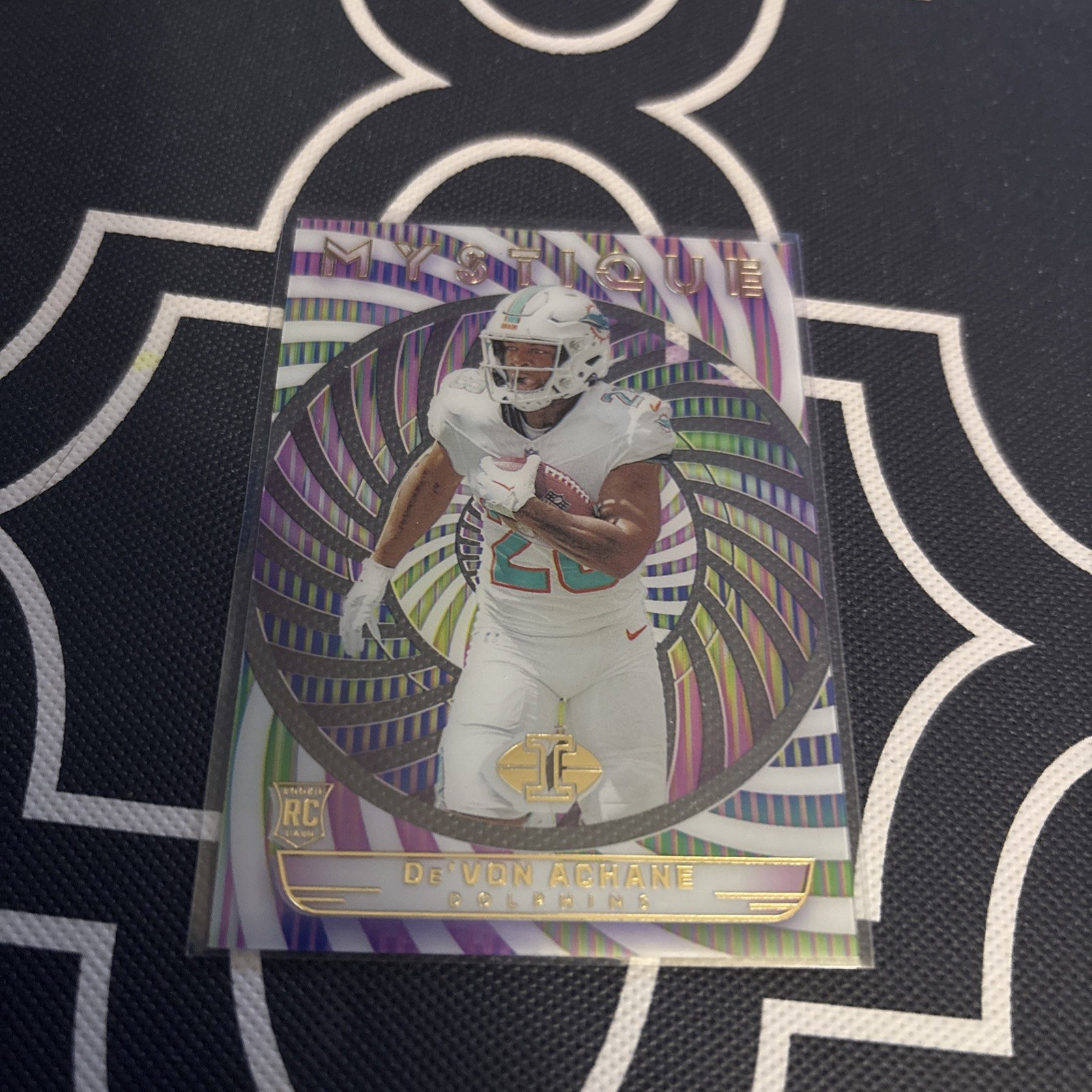 2023 Panini Illusions - Mystique De'Von Achane #9 (RC)