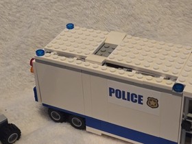 LEGO City Set 60139 - Mobile Command Center - Incomplete