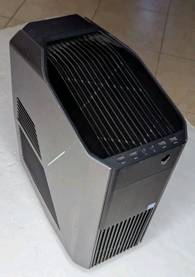 Alienware Aurora R6 i7-7700 3.60GHz 32GB RAM 128GB SSD 1TB HDD Win 11 ...