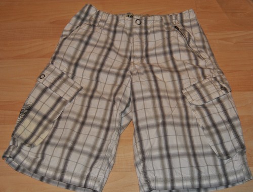 NUEVO PANTALÓN CORTO LARGO CARGO A CUADROS GRIS BLANCO LEE CON CINTURA AJUSTABLE. TALLA 12. - Imagen 2 de 4
