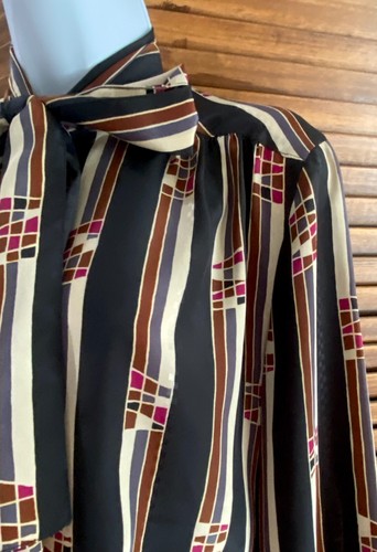 Anne Klein Silky Polyester Button Down with Neck Tie Blouse Size 12 1980’s - Imagen 5 de 10