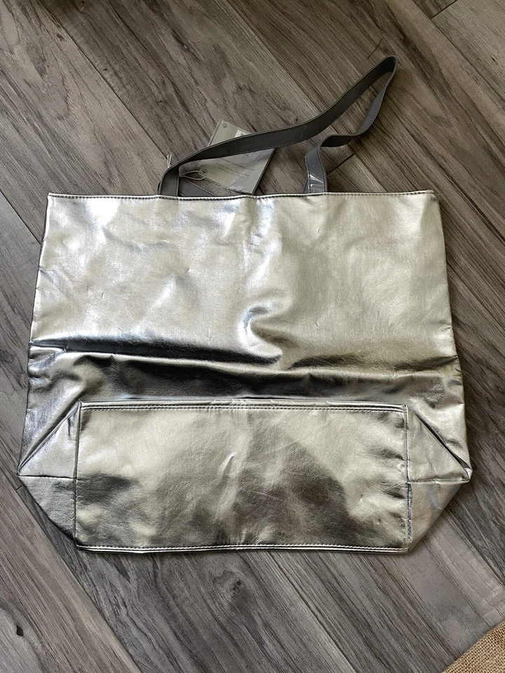 NEW, VERA WANG LOVESTRUCK TOTE SHOPPER SHOULDER BAG  - Image 3 of 3