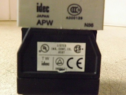 IDEC APW-N79 (10), N84 (14), N86 (9) Pilot Light, 240V Green - Picture 2 of 10