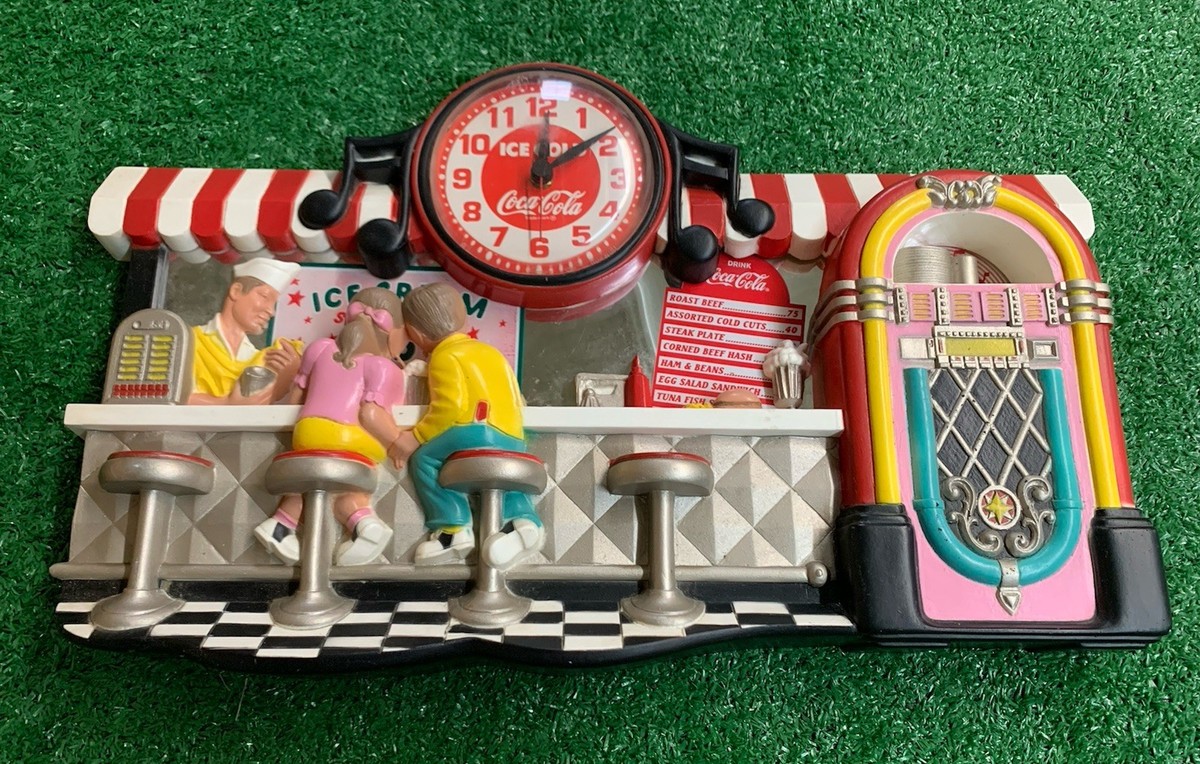 コカコーラ　DRIVE-IN DINER with sound フィギュア Coca-Cola Polar World Drive-In Diner Singing Display Toy Item No