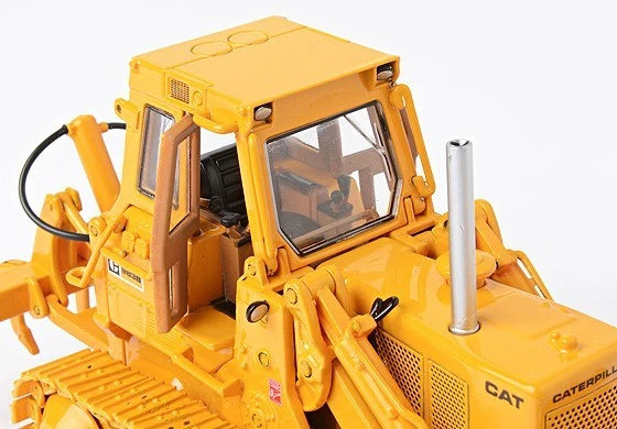 Caterpillar Cat 983B Track Loader with Ripper - CCM 1:48 Scale Diecast Model New - Image 4 of 4