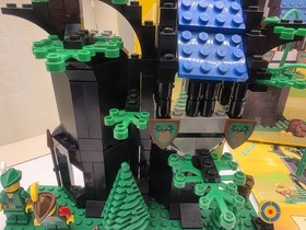 LEGO Forestmen's Hideout (6054) Vintage Mostly Complete W/ Box And Manual