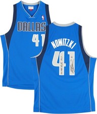 Dirk Nowitzki Autographs Cards and Photos for Panini 16