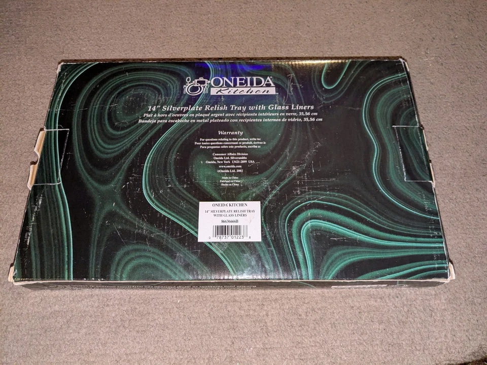 VTG 1987 Oneida Chippendale Silverplated Relish Dish with Glass Liners 14’’ NOS - Image 2 of 4