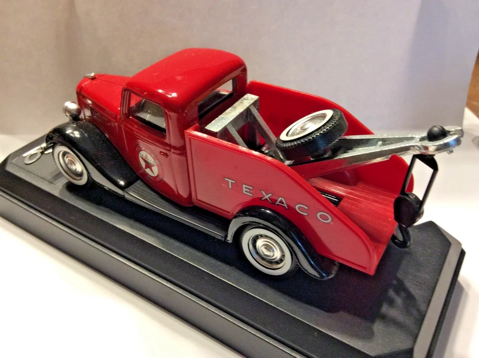 Solido DIE-CAST Ford V8 Texaco Tow Truck - - Image 3 of 4