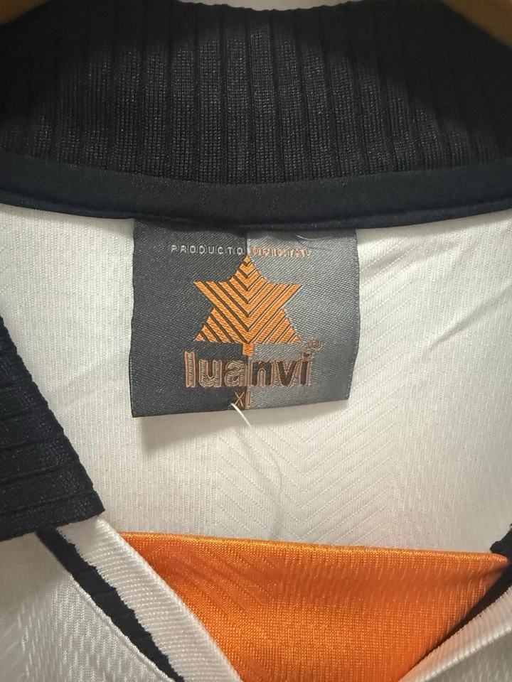 Camiseta Valencia Mendieta Talla XL - Imagen 2 de 3