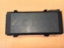 land Rover Discovery Series II Td5 and V8 engine bay fuse box part YQE103800