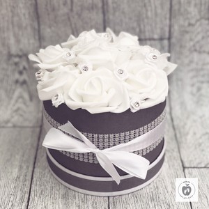 how to decorate a hat box