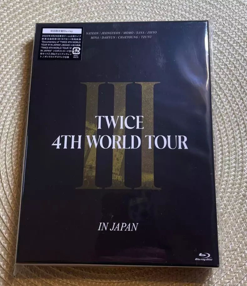 TWICE 4TH WORLD TOUR III IN JAPAN Limited Edition Blu-ray Photobook Post  Card