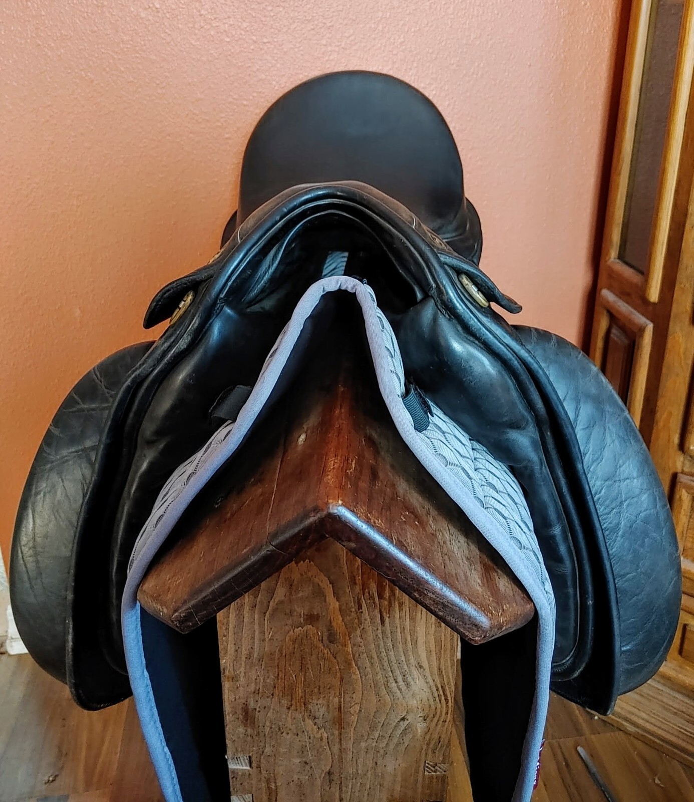 Hennig Dressage Saddle eBay