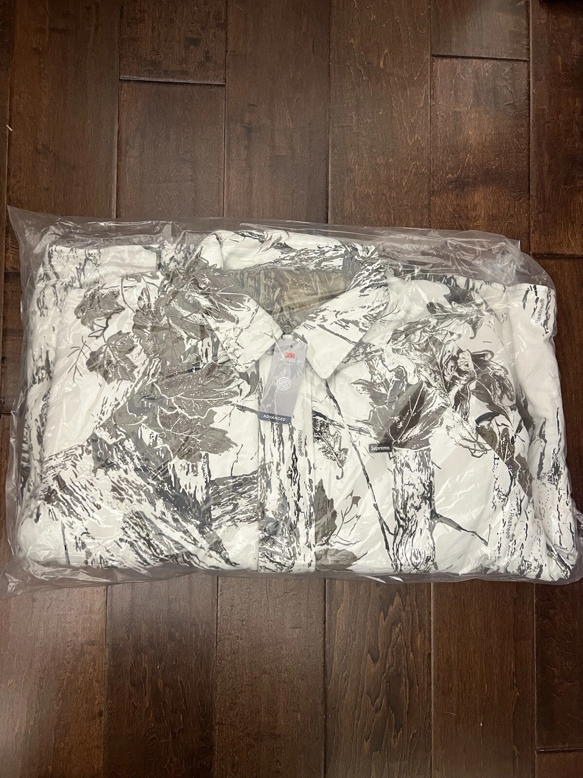 Veste de travail coton matelassé réversible Supreme SS24 RealTree taille XL neuve EN MAIN